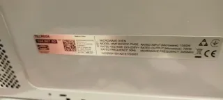 Microondas blanco es del Ikea y está como nuevo