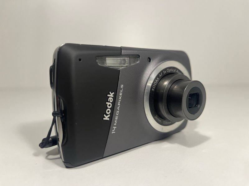 Cámara Kodak EasyShare M531 + Caja