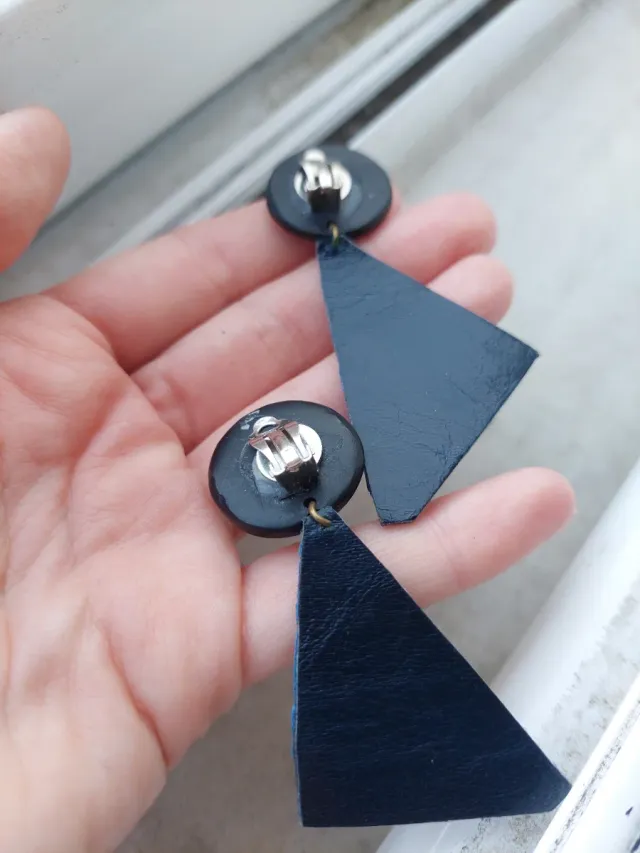 Pendientes cuero pinza negro y azul