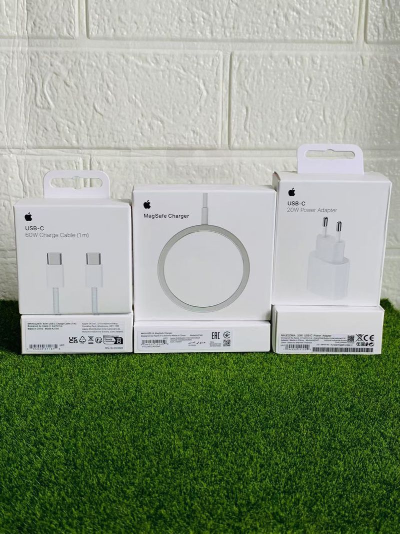 Lote Adaptador iPhone 20w/MagSafe 15w/Cable C/C 1m afbeelding 2