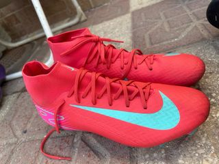 Botas de fútbol Nike rojas