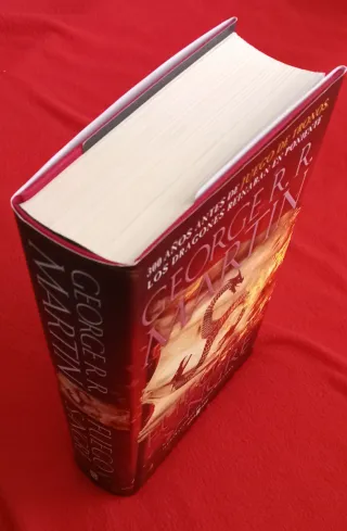 Fuego y  Sangre - George R.R. Martin