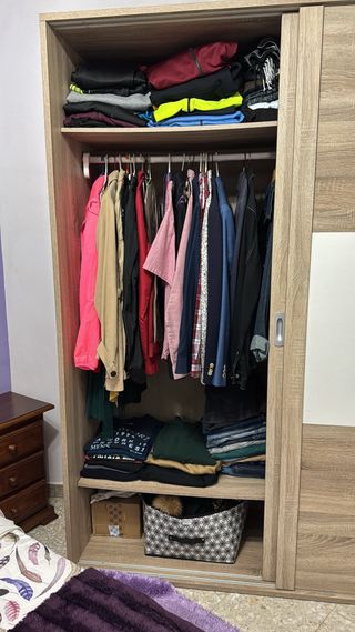 Armario grande madera y blanco