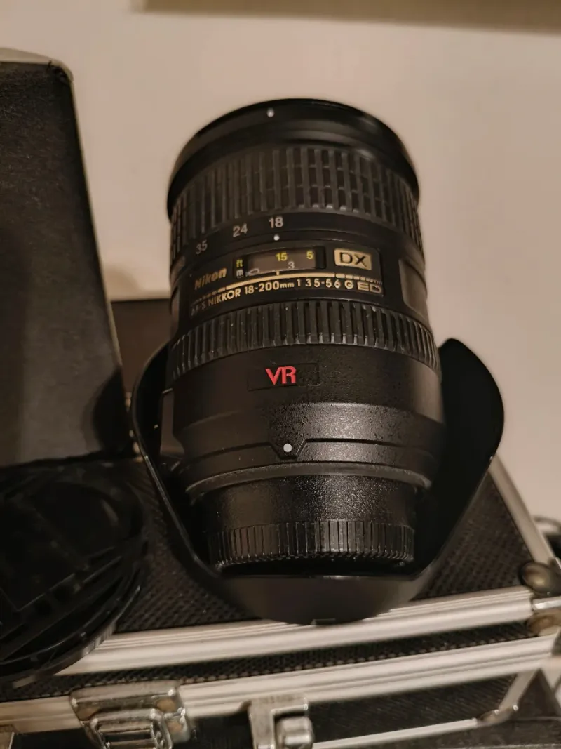 Objetivo Nikon AF-S 18-200mm f/3.5-5.6G ED VR