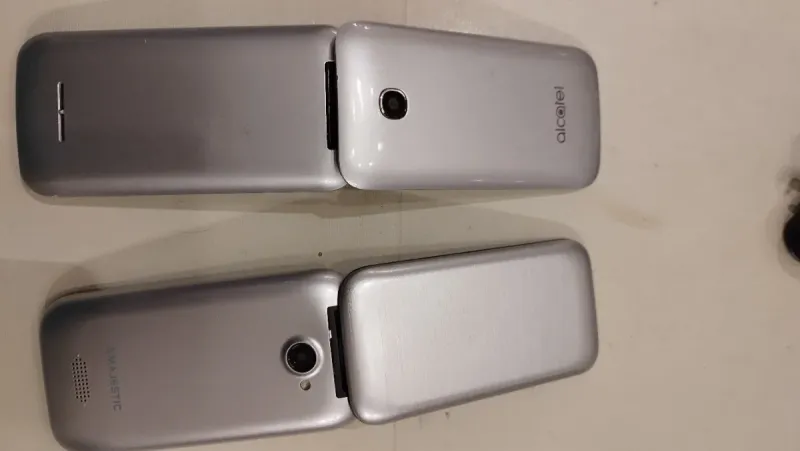 Lote de 3 teléfonos Majestic, LG, Alcatel afbeelding 10