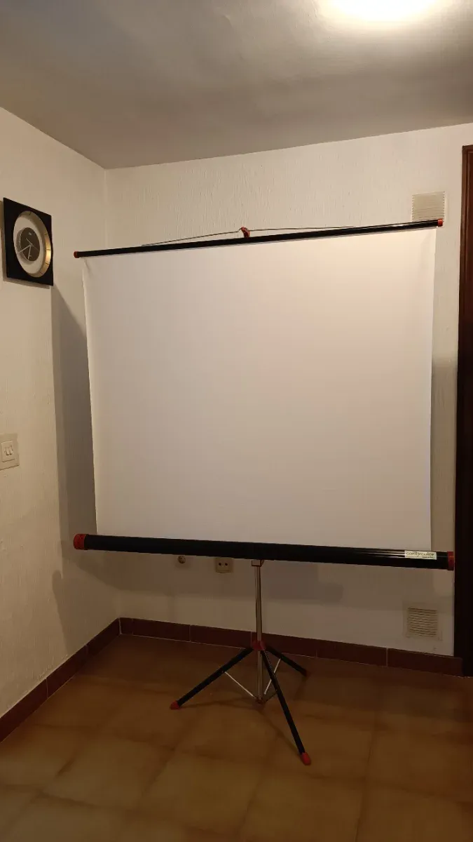 Pantalla de proyección ConfyColor trípode