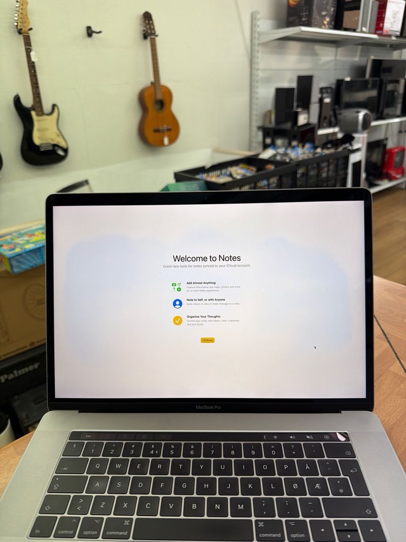 MacBook Pro 2017 15” i7 16GB RAM 256GB SSD afbeelding 6