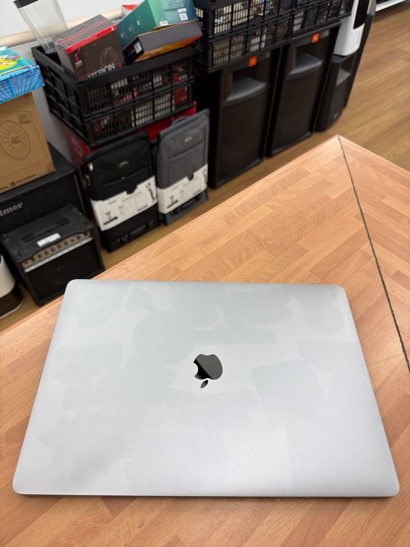 MacBook Pro 2017 15” i7 16GB RAM 256GB SSD afbeelding 5