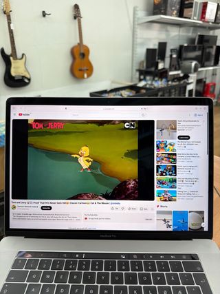 MacBook Pro 2017 15” i7 16GB RAM 256GB SSD