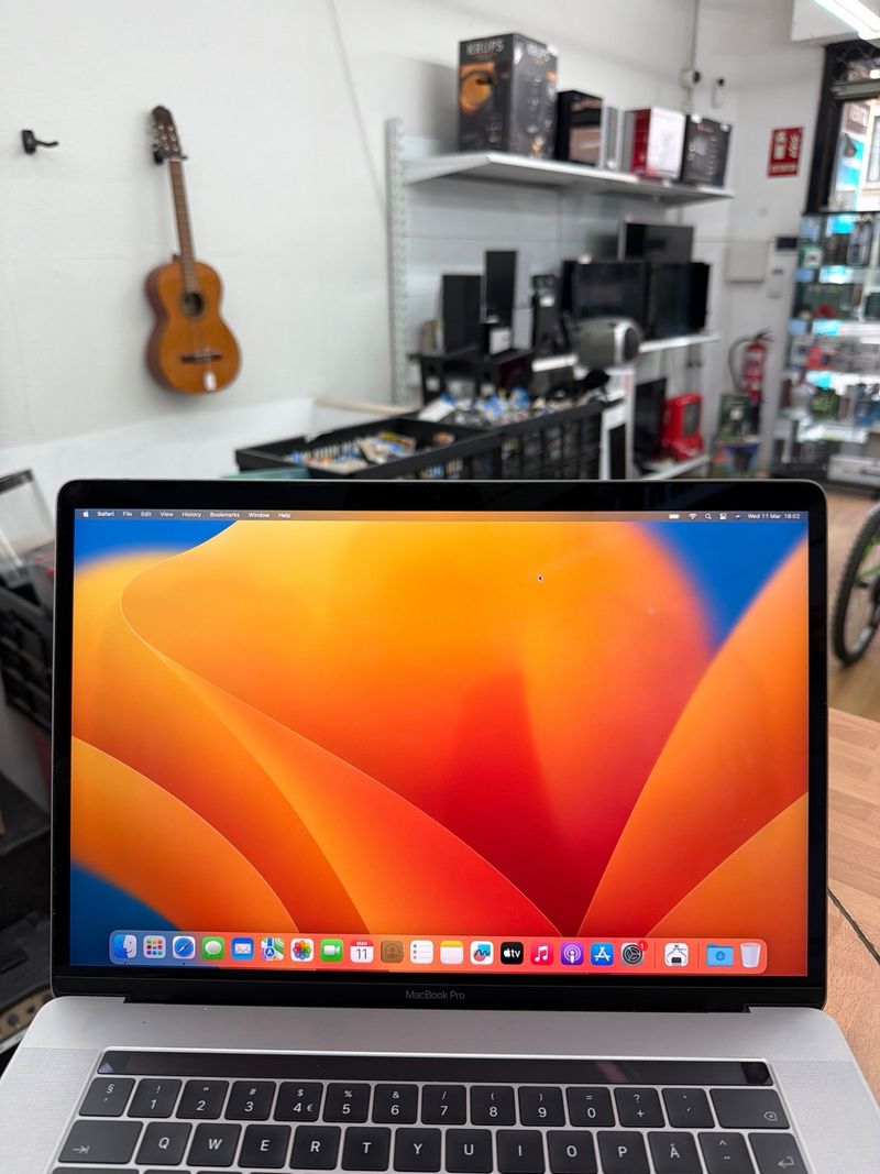 MacBook Pro 2017 15” i7 16GB RAM 256GB SSD afbeelding 4