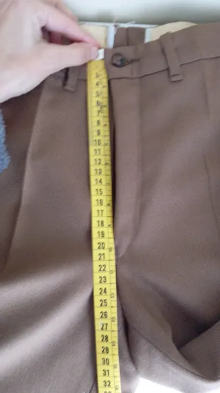 Pantalón vintage marrón. Corte masculino. Nuevo