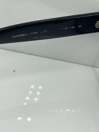 Gafas de sol Chanel negras y grises