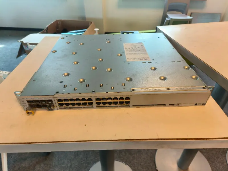 Switch Cisco 24 Puertos