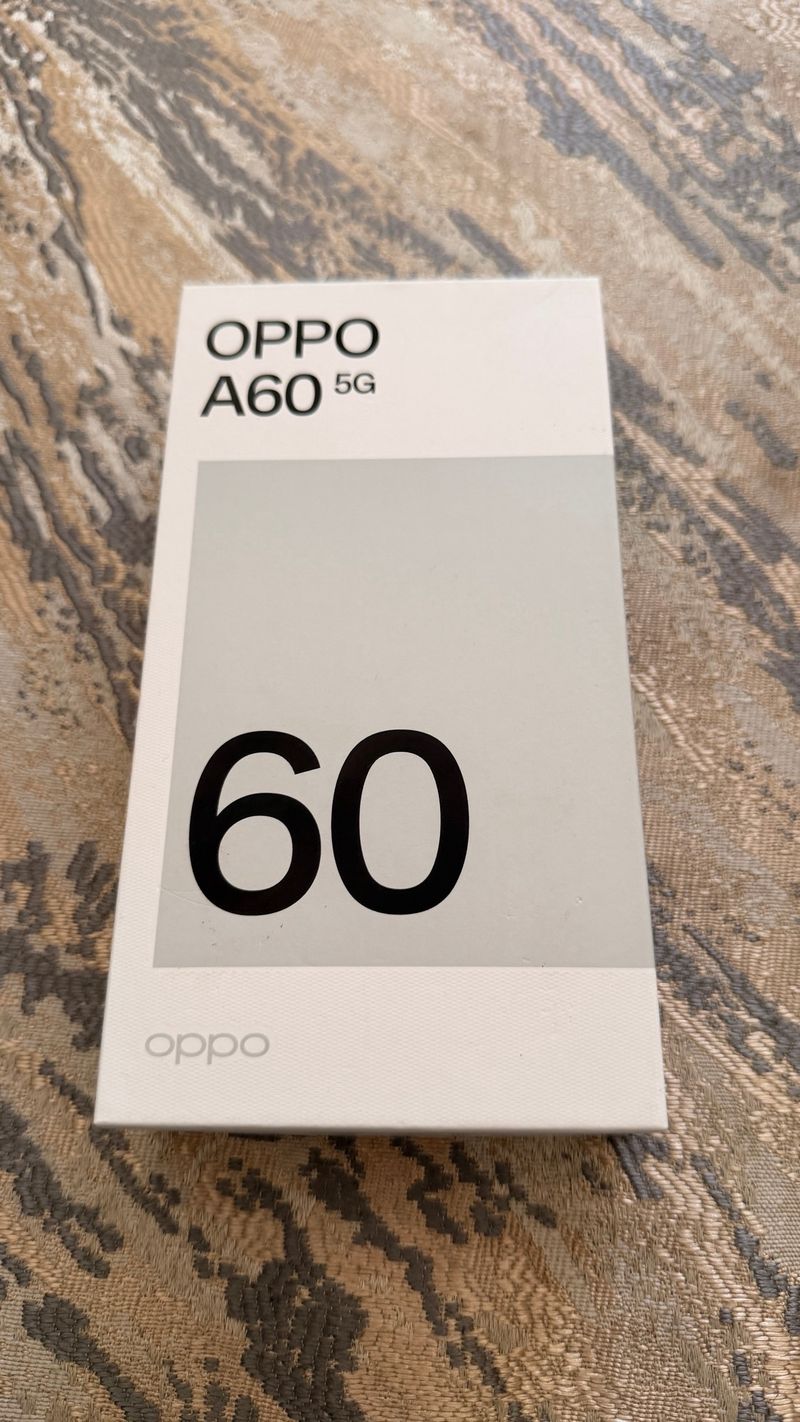 Caja Oppo A60 5G vacía