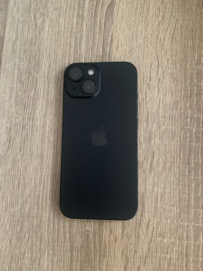 iPhone 15 256 GB.