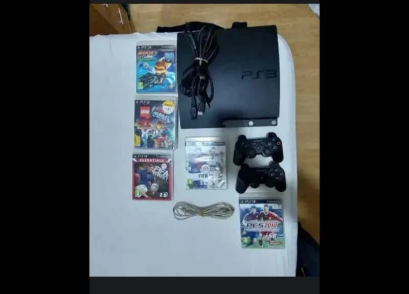 Consola PlayStation 3 + 5 Juegos