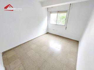 Piso en venta en Santa Rosa - Valdeolleros en Córdoba