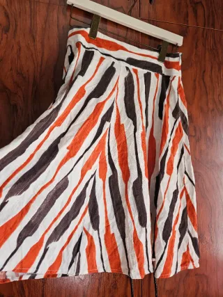 Falda Talla S Estampado Naranja y Marrón
