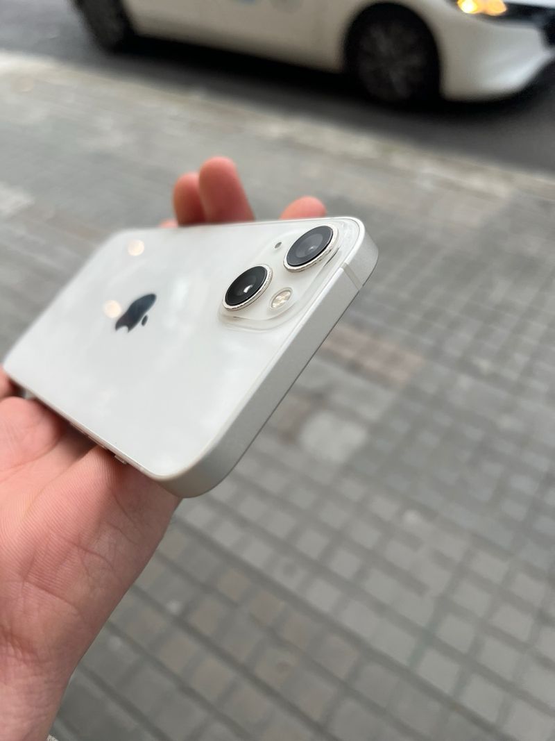 iPhone 13 128gb seminuevo afbeelding 5