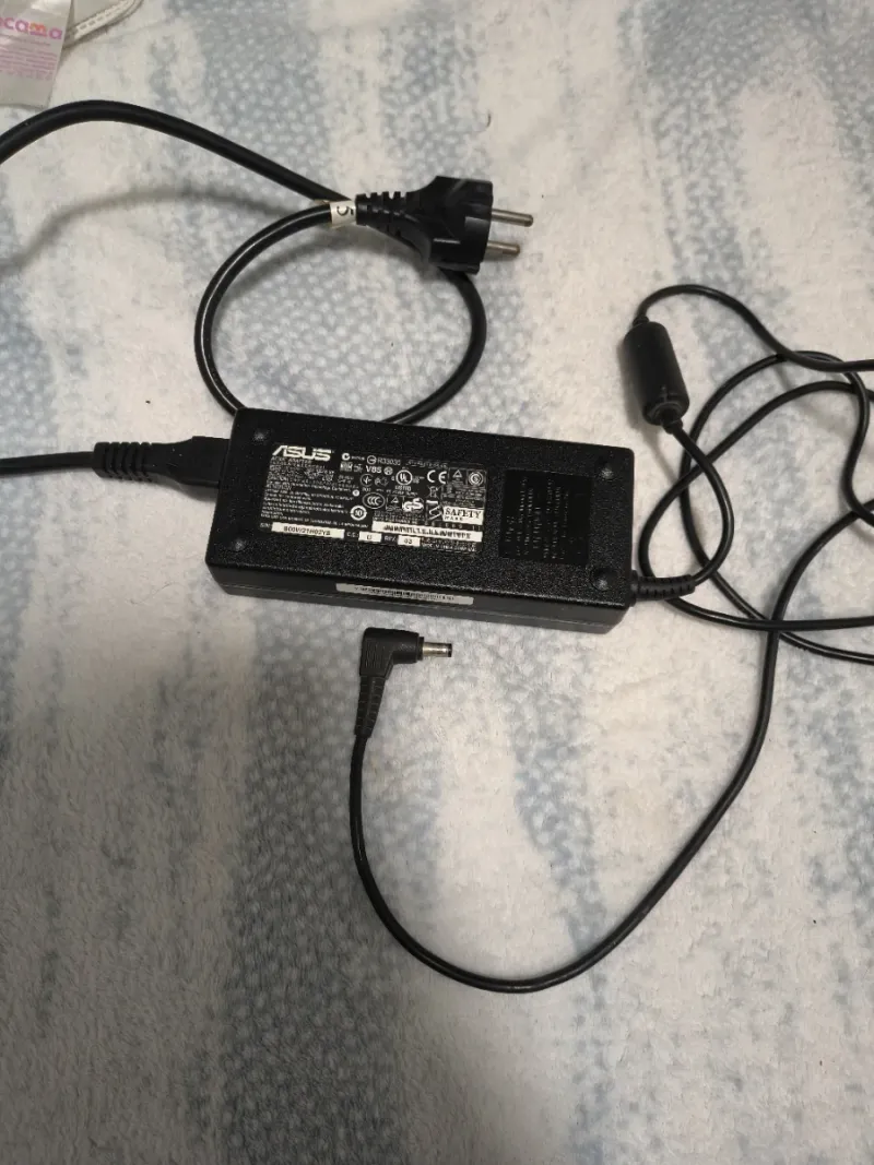 Cargador Asus 120W 19V 6.32A ADP-120ZB BB