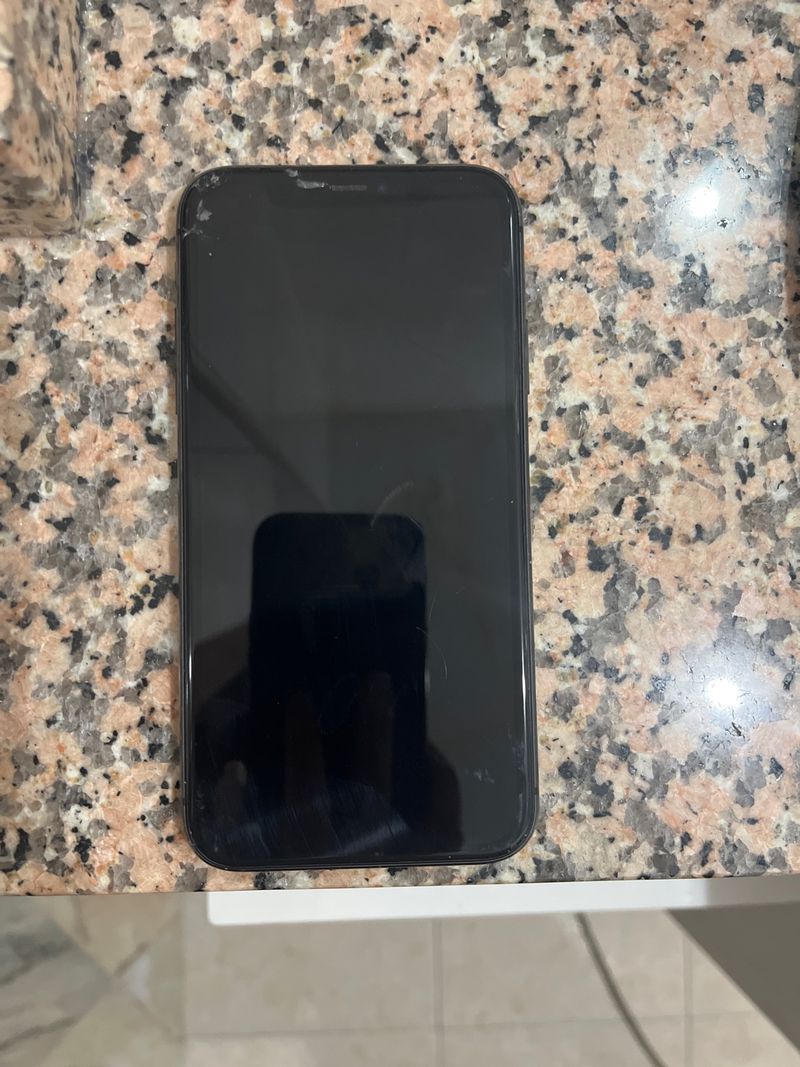 iPhone 11  128GB Negro listo para funcionar.