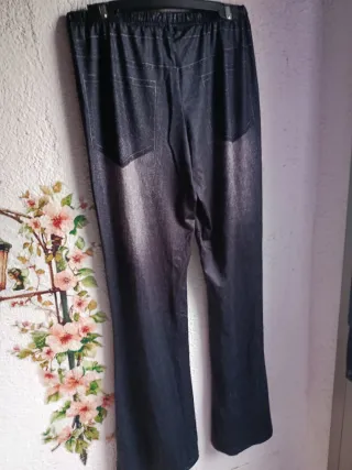 Pantalón fino estampado de pintado en misma tela