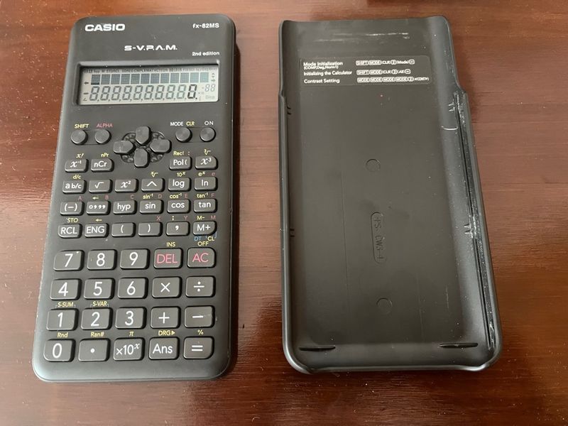 Calculadora Casio fx-82MS S-V.R.A.M.