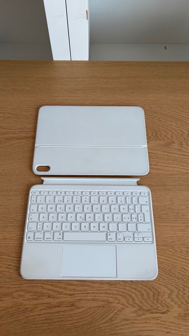 Apple Magic Keyboard Folio