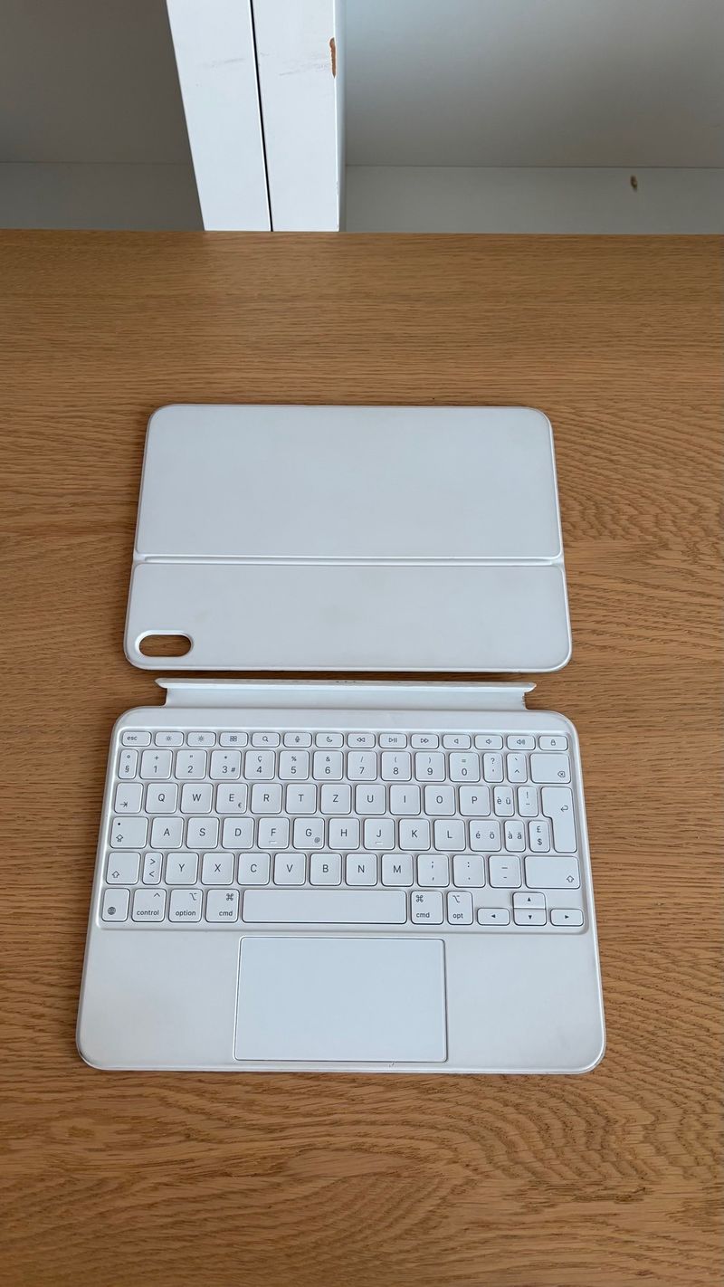 Apple Magic Keyboard Folio