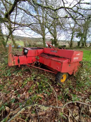 Empacadora Massey Ferguson 124E