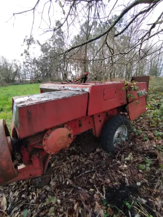 Empacadora Massey Ferguson 124E