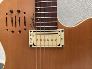 Godin A6 Ultra Modificada P-Rails