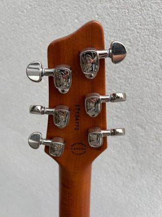 Godin A6 Ultra Modificada P-Rails