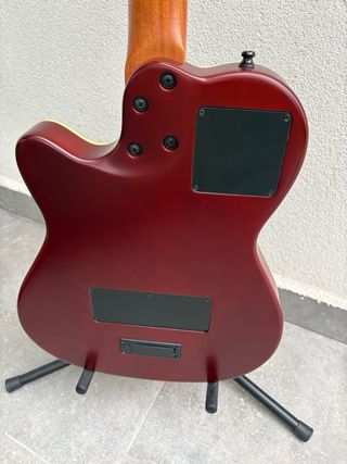 Godin A6 Ultra Modificada P-Rails