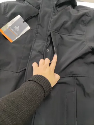 Abrigo Rainforest Thermoluxe Talla M Negro.