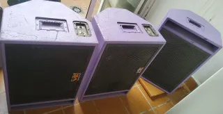 Monitores Electro-Voice profesional escenario