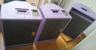 Monitores Electro-Voice profesional escenario