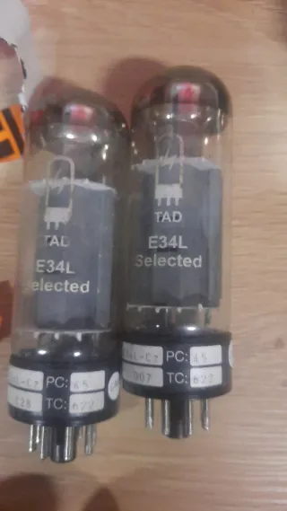 75 Válvulas para amplificadores de guitarra y bajo