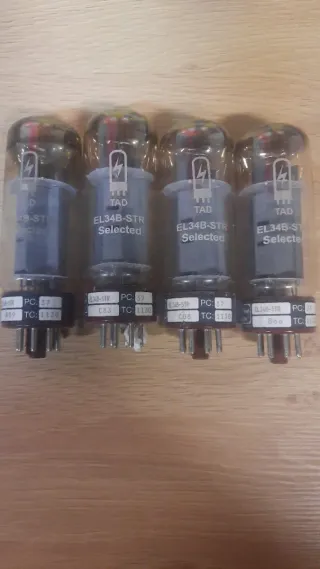 75 Válvulas para amplificadores de guitarra y bajo