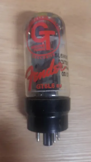 75 Válvulas para amplificadores de guitarra y bajo