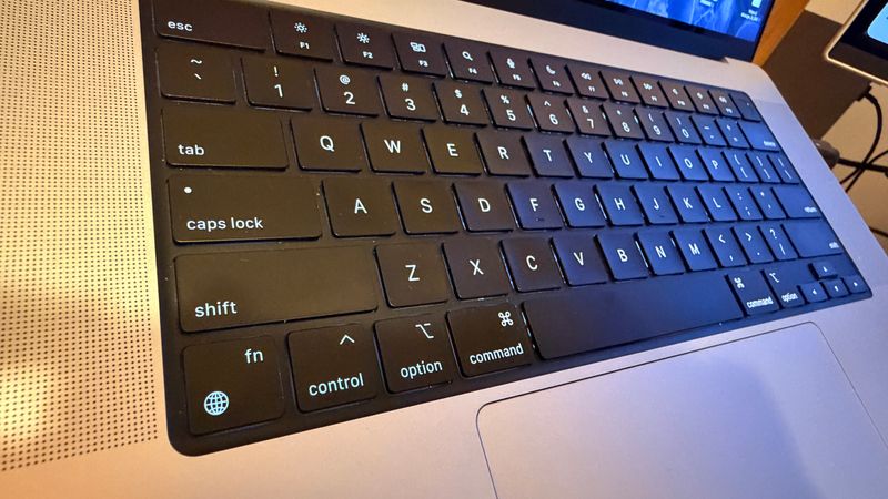 Macbook Pro M2 1TB / 16GB RAM afbeelding 3