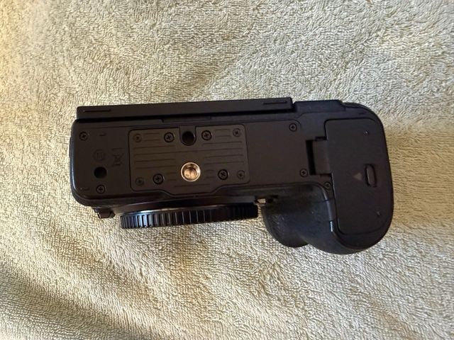 Nikon Z7 II + Empuñadura Nikon MB-N11 y extras