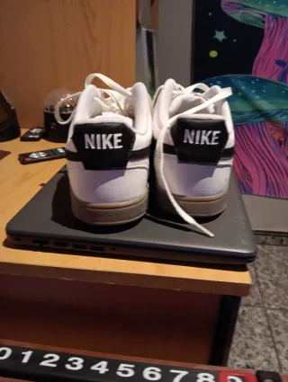 Zapatillas Nike Blancas y Negras