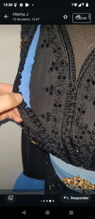 Caftán Marroquí Negro con Cinturón Azul