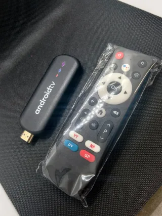 Android TV H96Max con mando y cable
