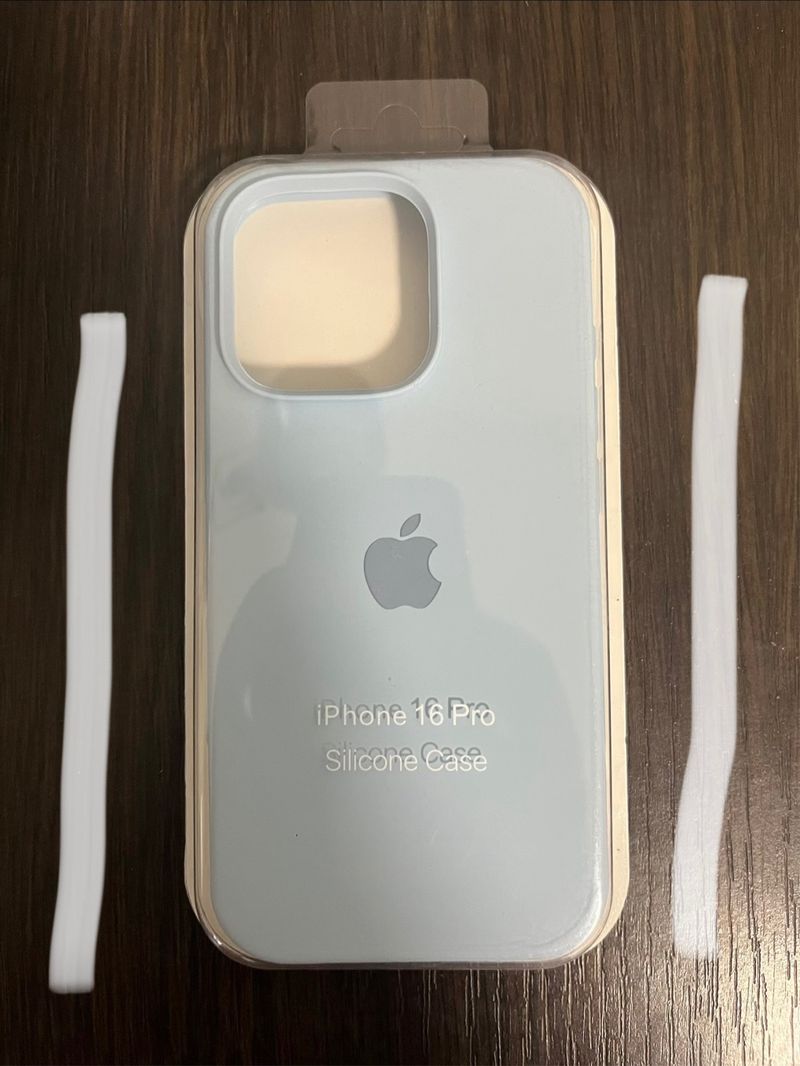 Funda Silicona iPhone 16 Pro Azul Claro