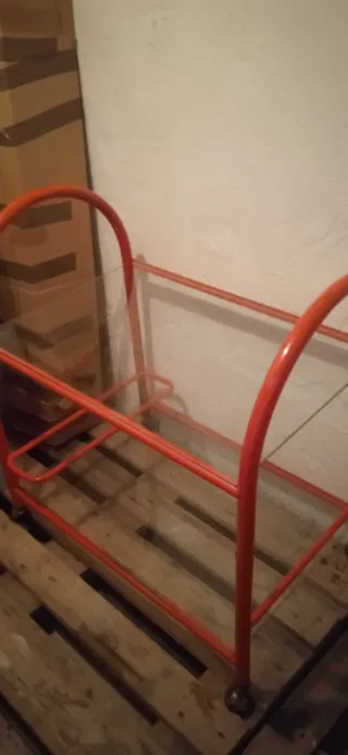 Carrello porta bombola con rotelle