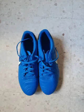 Botas de fútbol Nike Tiempo azules