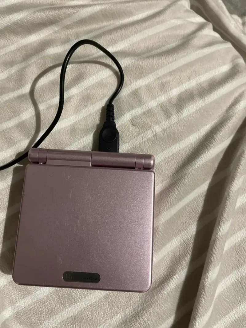 Nintendo Game Boy Advance SP Despiece afbeelding 2