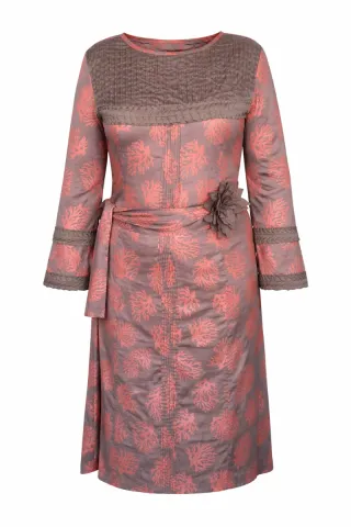 Vestido estampado coral gris y rosa